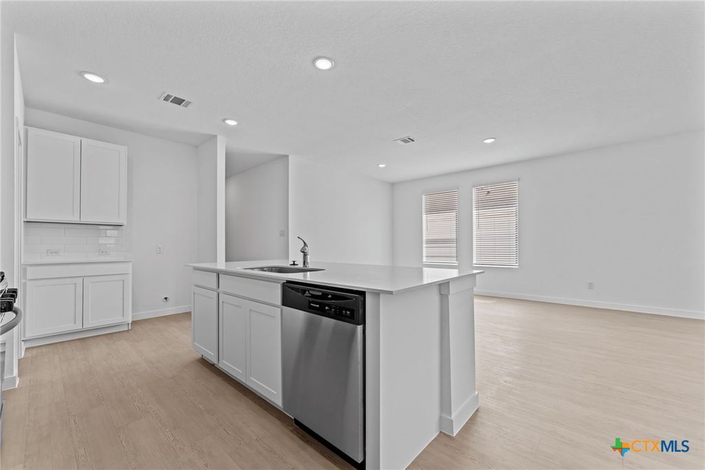 Photo of 716 Horsetail Lane, New Braunfels, TX 78132 (MLS # 610912)