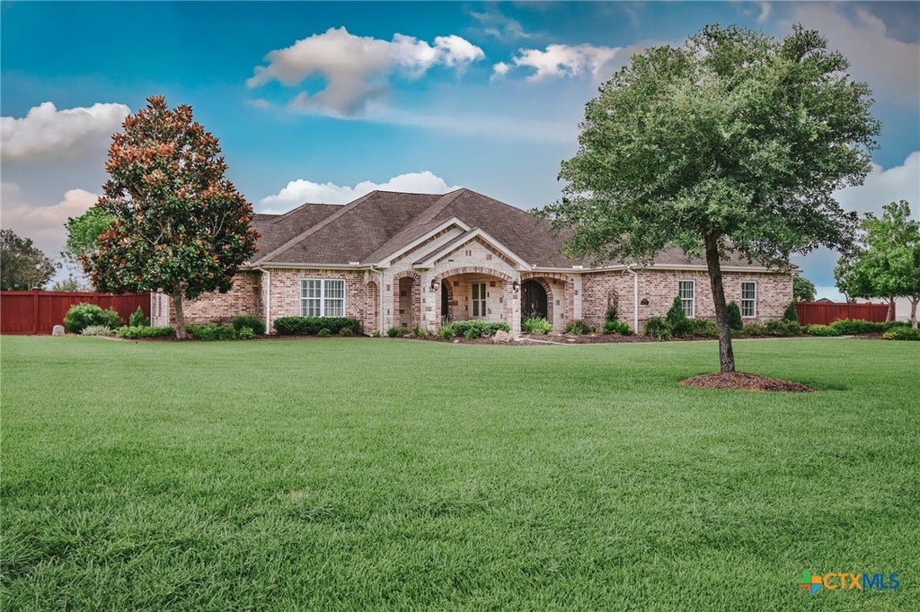 Photo of 108 Ontario Street, Victoria, TX 77905 (MLS # 616812)