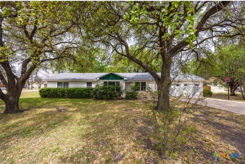 Photo of 211 W Long Street, Elm Mott, TX 76640 (MLS # 621345)