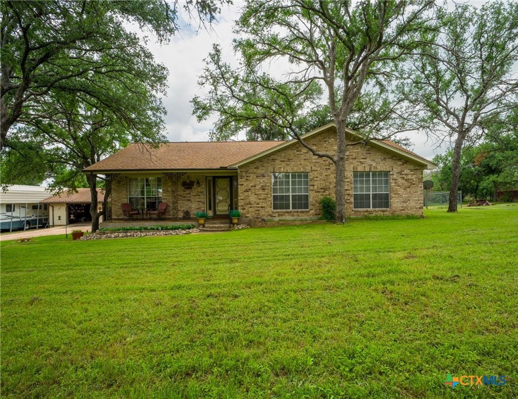 Photo of 332 Panorama Dr, Buchanan Dam, TX 78609 (MLS # 611443)