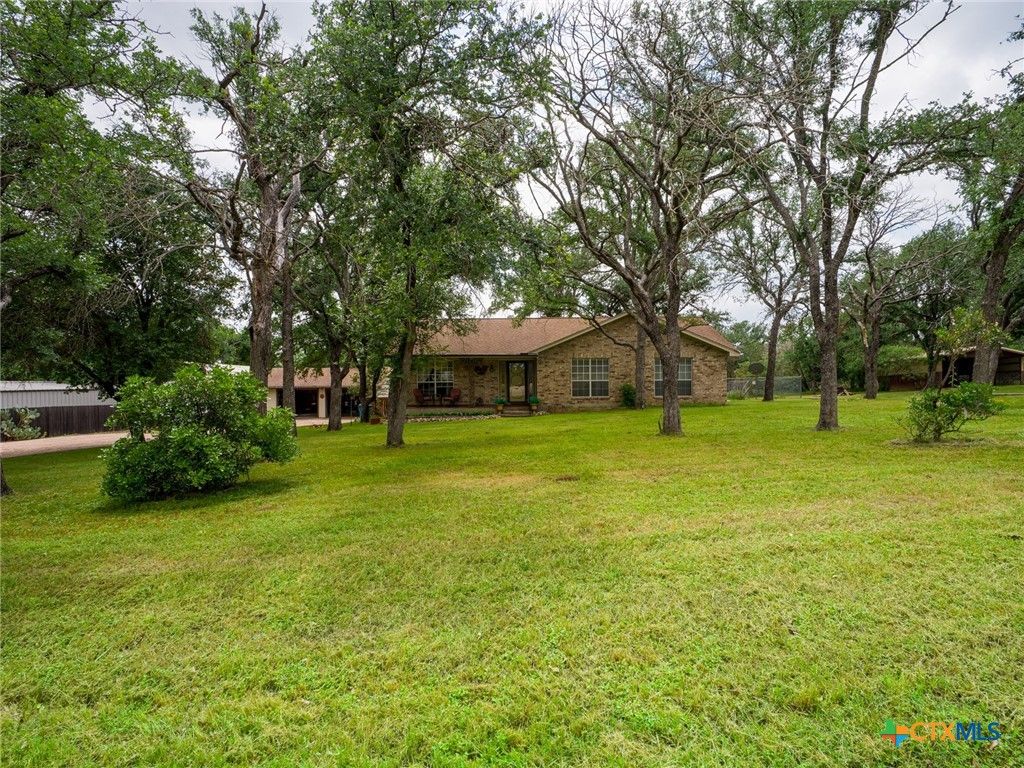 Photo of 332 Panorama Dr, Buchanan Dam, TX 78609 (MLS # 611443)