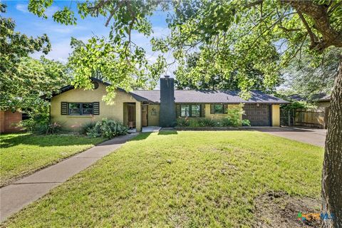 Photo of 2303 N 15th Street, Temple, TX 76501 (MLS # 612969)