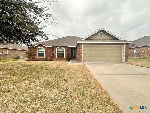 Photo of 402 Curtis Drive, Killeen, TX 76542 (MLS # 605657)