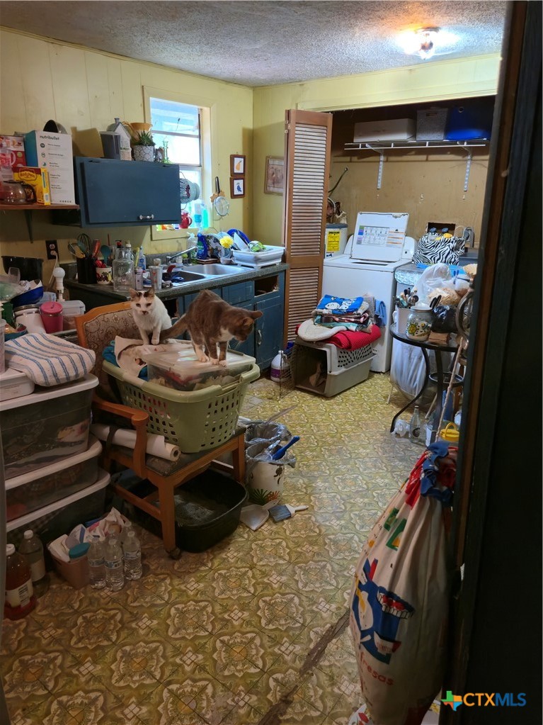 2518 Thompson Street