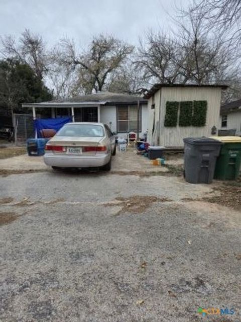 2518 Thompson Street Victoria TX 77901