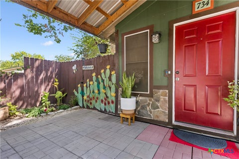 Photo of 734 Neches Street, Lockhart, TX 78644 (MLS # 625124)