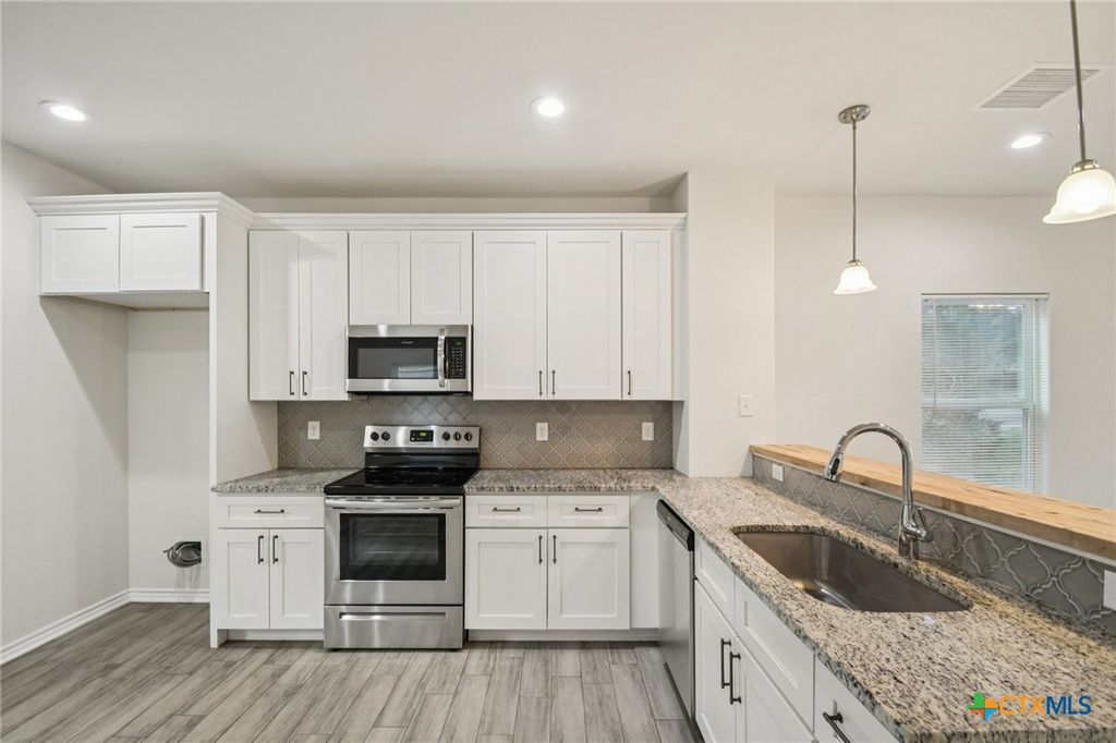 Photo of 28 Deer Ridge Road, Wimberley, TX 78676 (MLS # 613347)