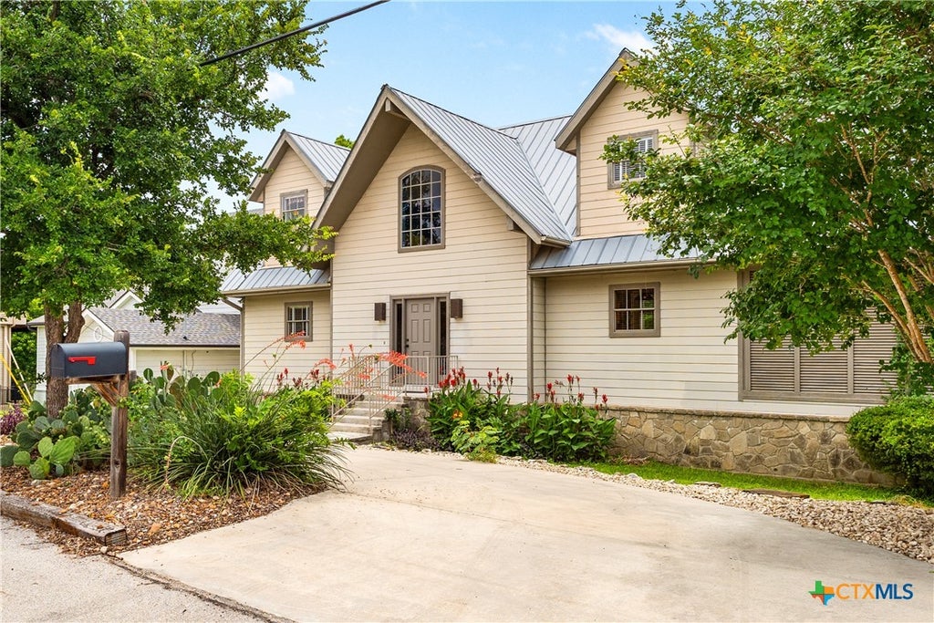 Photo of 340 Rio Drive, New Braunfels, TX 78130 (MLS # 619347)
