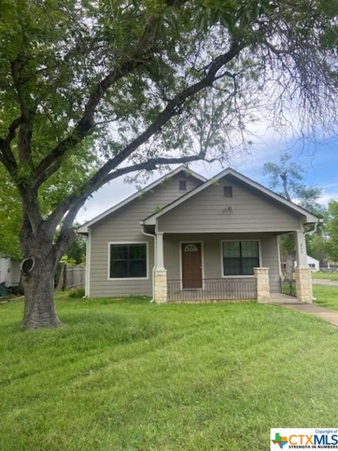 A home in Luling