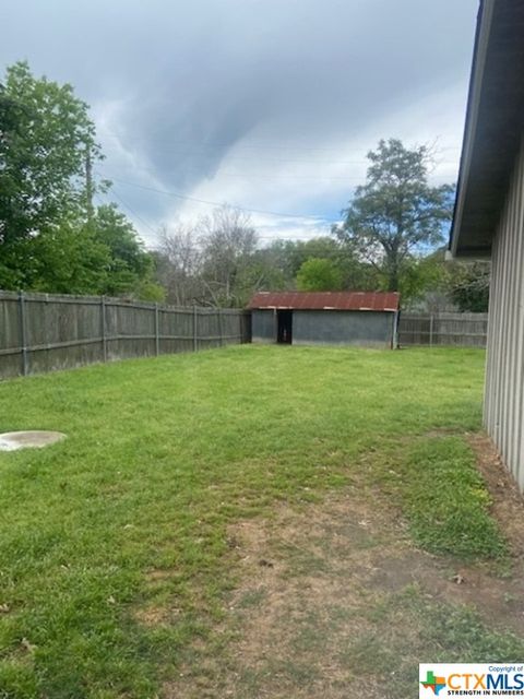 A home in Luling