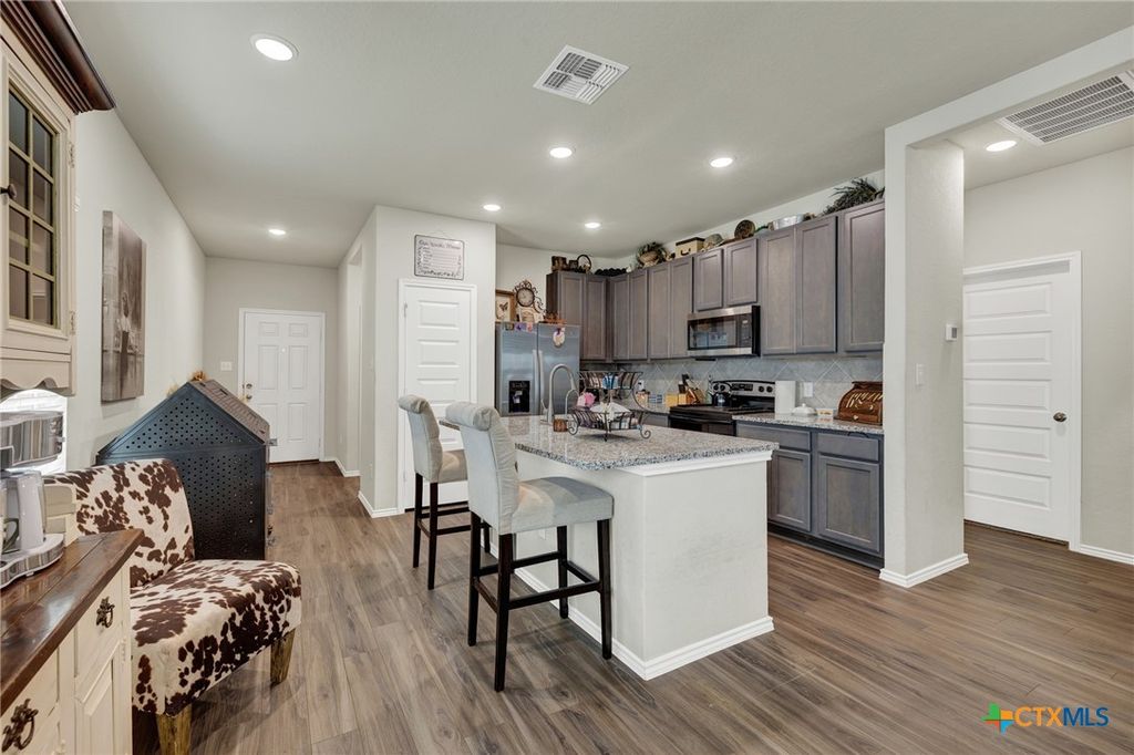 Photo of 621 Kulpa Cross, Seguin, TX 78155 (MLS # 611757)