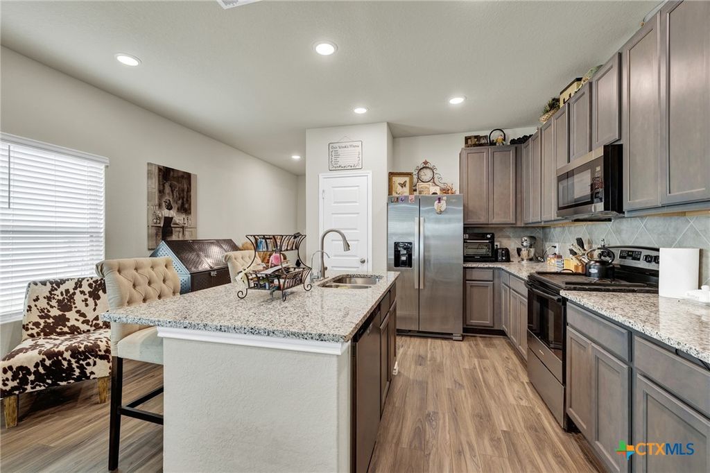 Photo of 621 Kulpa Cross, Seguin, TX 78155 (MLS # 611757)