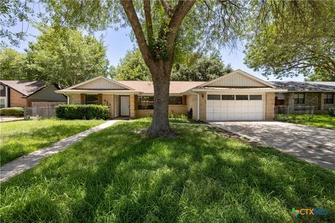 Photo of 953 Lazy Trail, New Braunfels, TX 78130 (MLS # 601827)