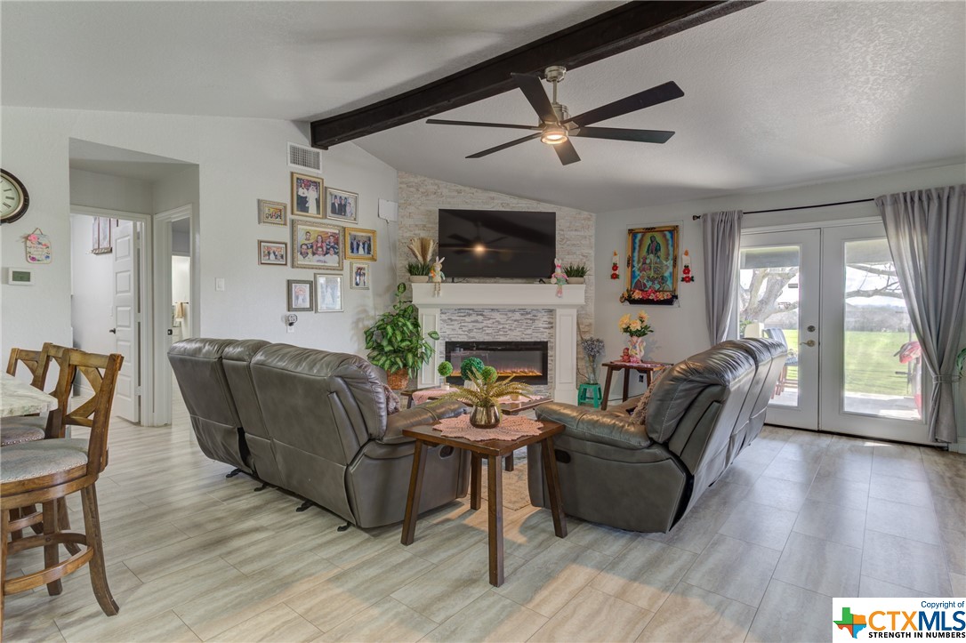 New Braunfels, Texas 78130, United States, 3 Bedrooms Bedrooms, ,2 BathroomsBathrooms,Residential,Pending,63674