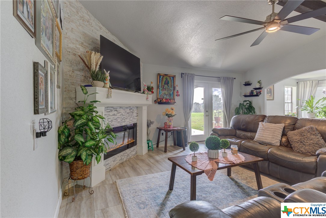 New Braunfels, Texas 78130, United States, 3 Bedrooms Bedrooms, ,2 BathroomsBathrooms,Residential,Pending,63674