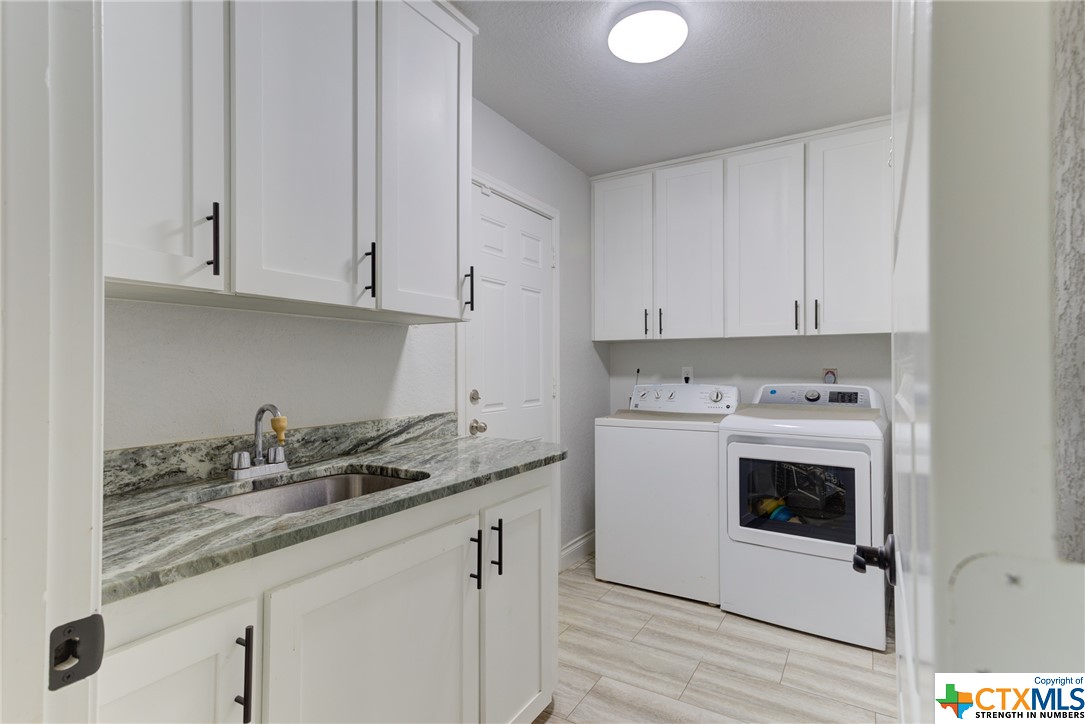 New Braunfels, Texas 78130, United States, 3 Bedrooms Bedrooms, ,2 BathroomsBathrooms,Residential,Pending,63674