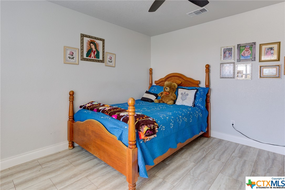 New Braunfels, Texas 78130, United States, 3 Bedrooms Bedrooms, ,2 BathroomsBathrooms,Residential,Pending,63674