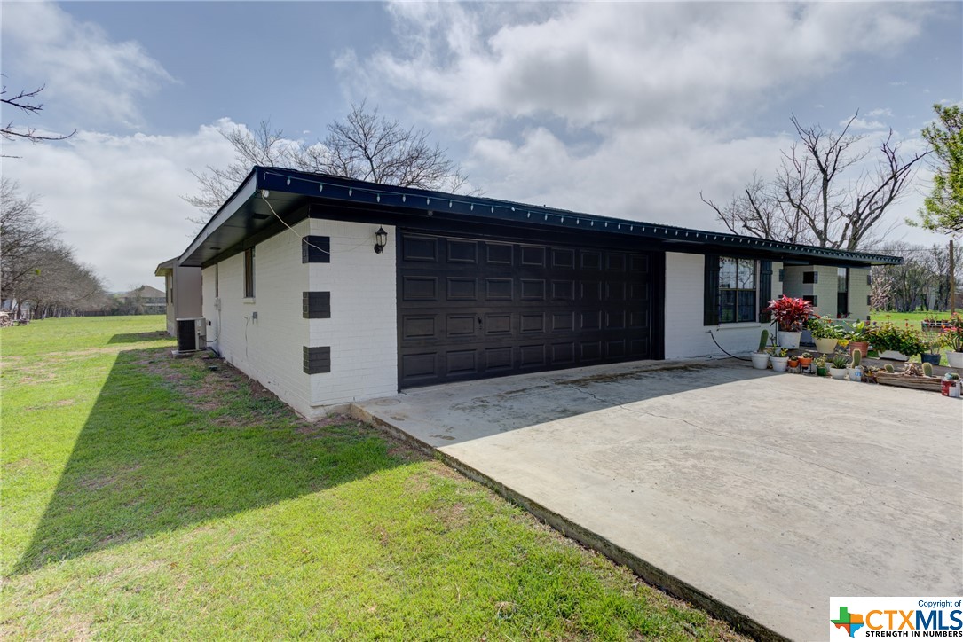 New Braunfels, Texas 78130, United States, 3 Bedrooms Bedrooms, ,2 BathroomsBathrooms,Residential,Pending,63674