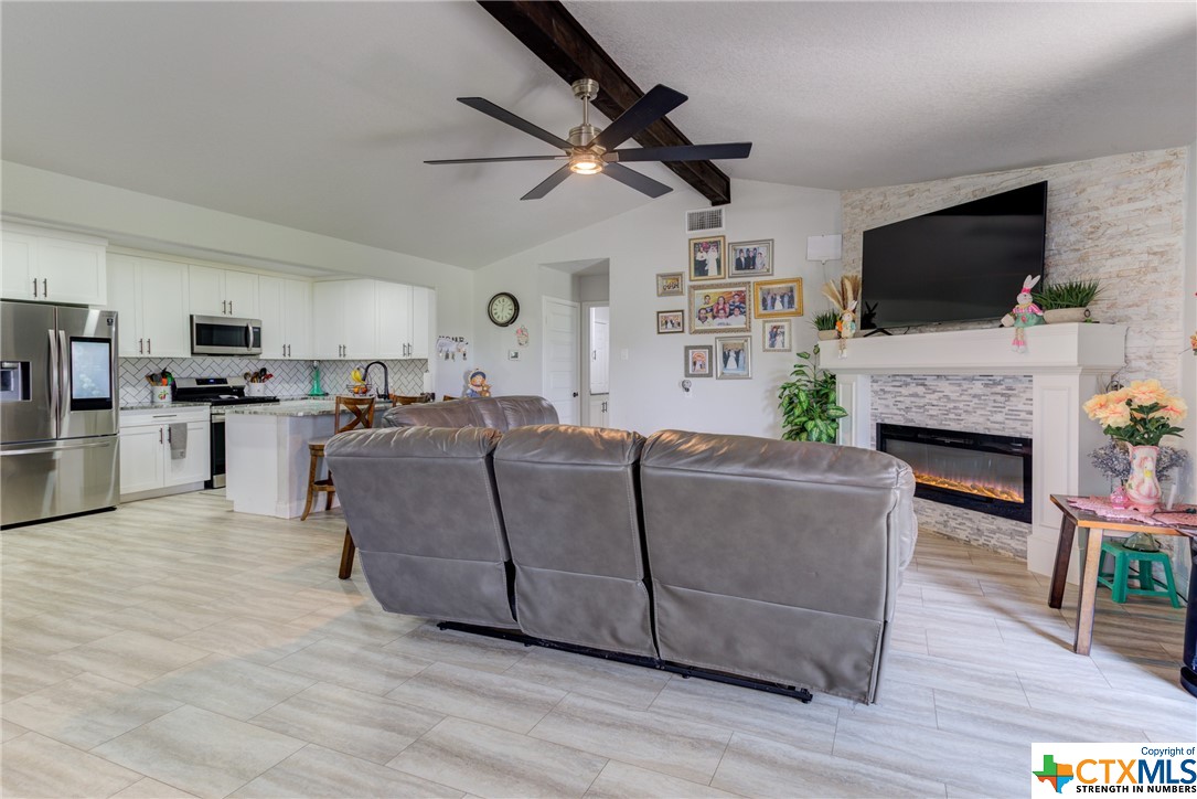 New Braunfels, Texas 78130, United States, 3 Bedrooms Bedrooms, ,2 BathroomsBathrooms,Residential,Pending,63674