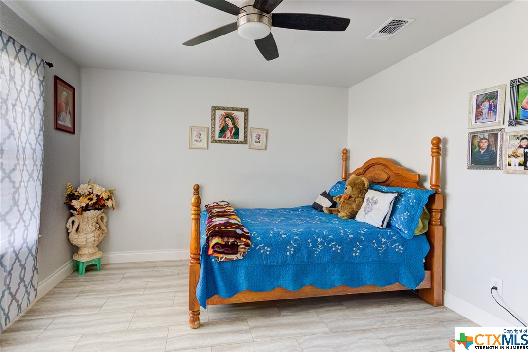 New Braunfels, Texas 78130, United States, 3 Bedrooms Bedrooms, ,2 BathroomsBathrooms,Residential,Pending,63674