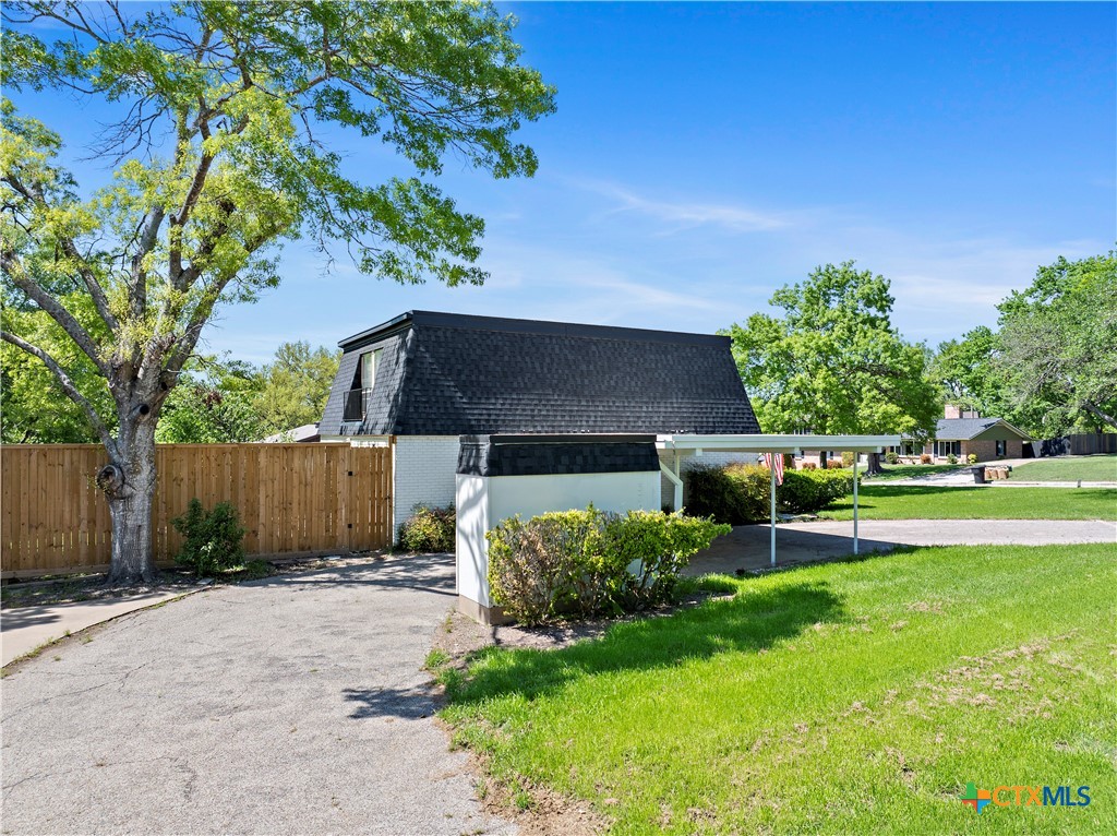 3705 Chisholm Trail