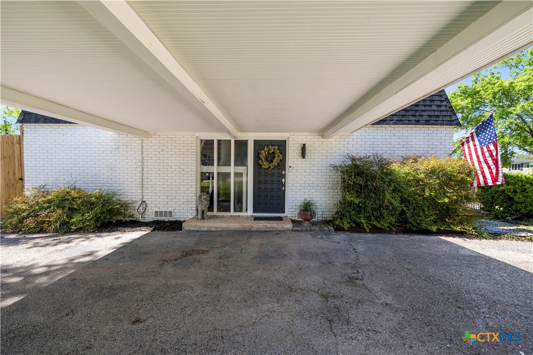 3705 Chisholm Trail