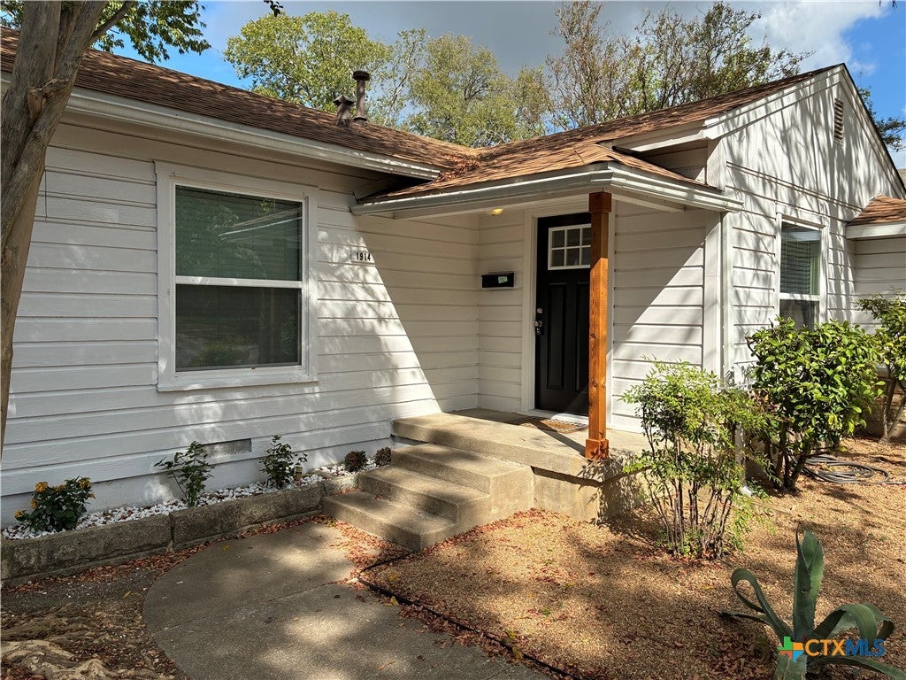 Photo of 1914 South 7th Street ST, Temple, TX 76504 (MLS # 627811)