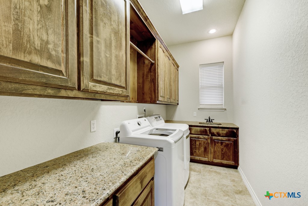 New Braunfels, Texas 78132, United States, 4 Bedrooms Bedrooms, ,4 BathroomsBathrooms,Residential,Active,206097