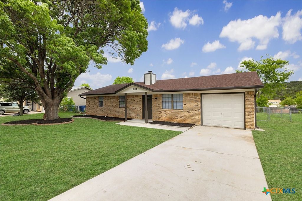 Photo of 907 Hackberry Street, Copperas Cove, TX 76522 (MLS # 610370)
