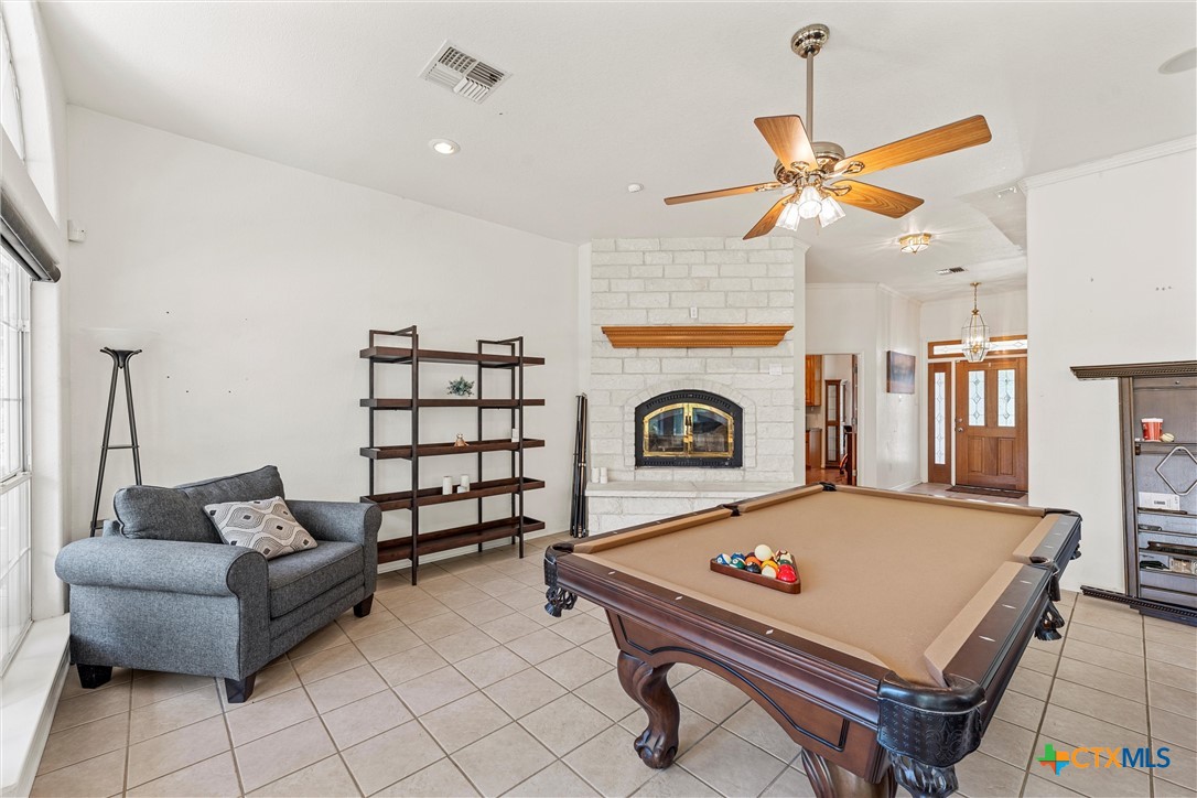 5008 Lakeaire Circle