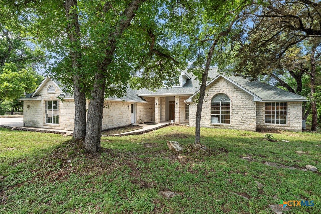 5008 Lakeaire Circle