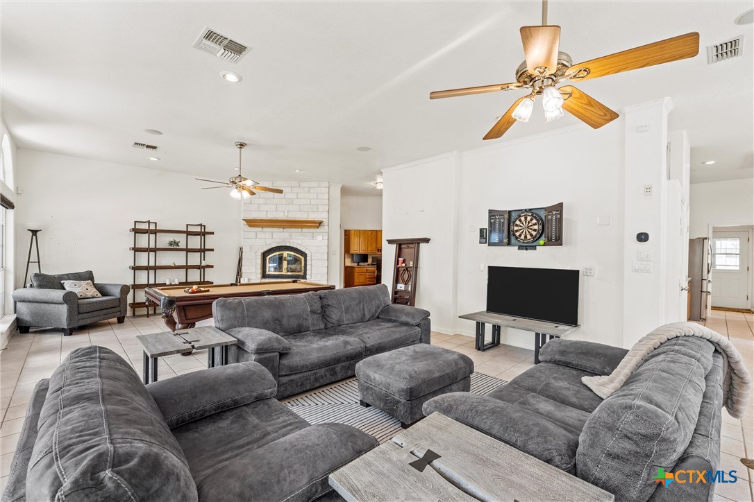 5008 Lakeaire Circle