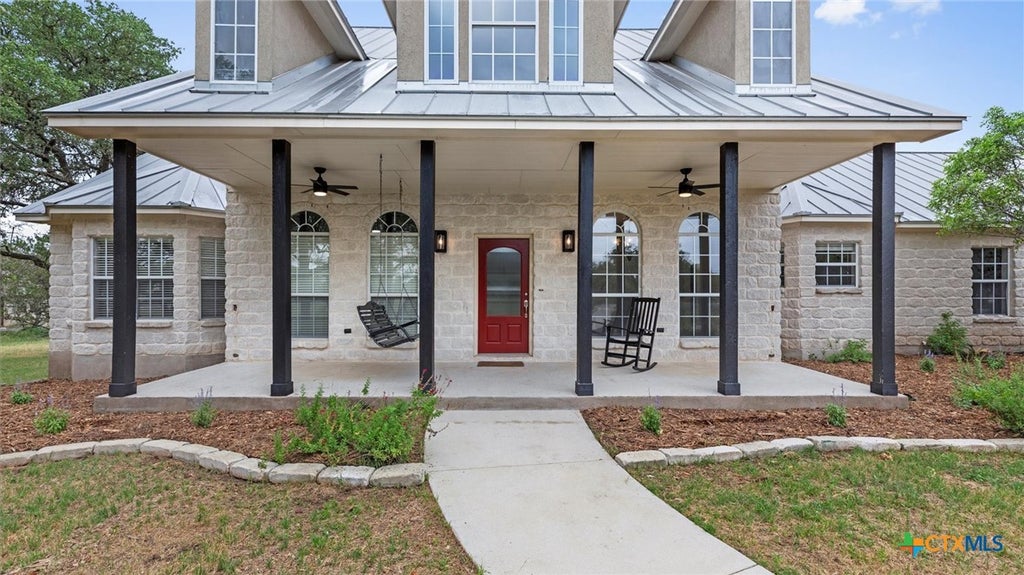 Photo of 279 Pin Oak Trail, New Braunfels, TX 78132 (MLS # 581818)