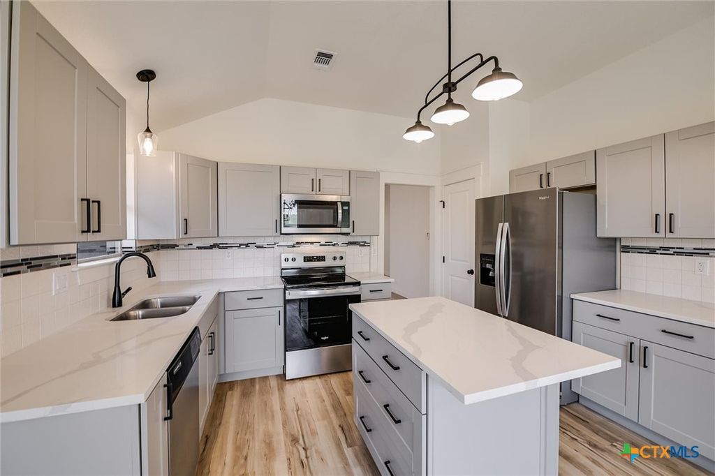 Photo of 1157 Lago Vista Street, San Marcos, TX 78666 (MLS # 583288)