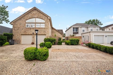 Photo of 6009 Country Club Dr Dr, Victoria, TX 77904 (MLS # 599178)