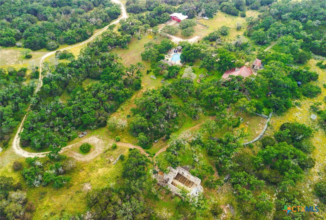 1218 Oakwood Loop