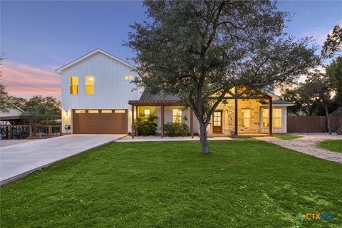 Photo of 1420 Persimmon Pass, Fischer, TX 78623 (MLS # 611897)