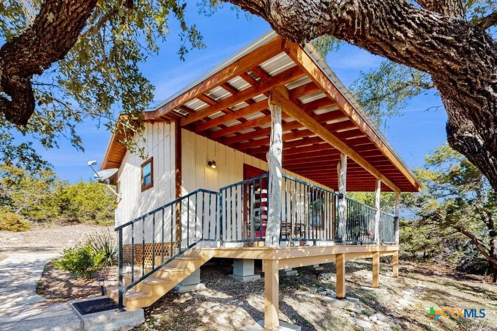 Photo of 961 Buttercup Lane, Wimberley, TX 78676 (MLS # 601572)