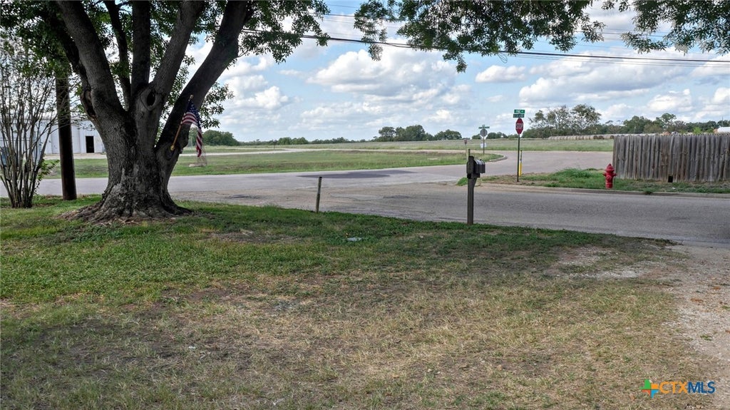 Photo of 939 Pine Drive, Caldwell, TX 77836 (MLS # 627979)