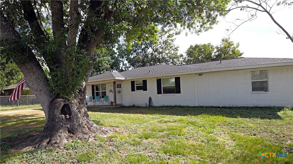 Photo of 939 Pine Drive, Caldwell, TX 77836 (MLS # 627979)