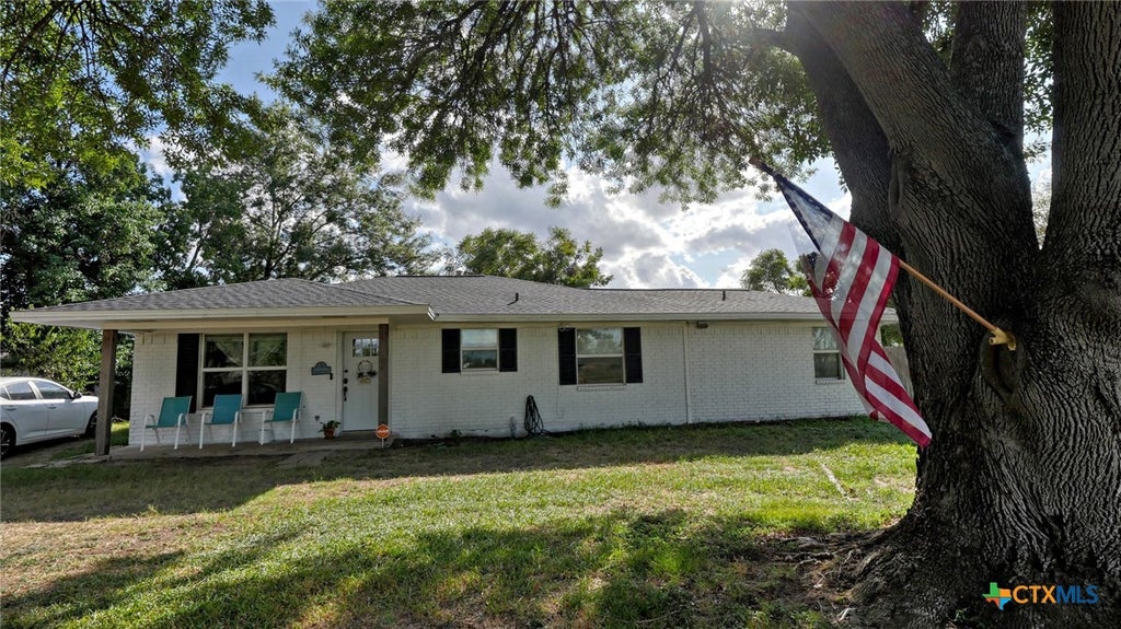 Photo of 939 Pine Drive, Caldwell, TX 77836 (MLS # 627979)
