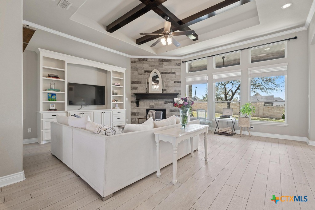 1745 Alta Vista Loop