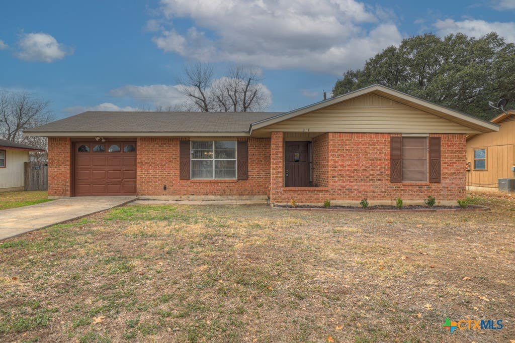 Photo of 217 Gruene Road, New Braunfels, TX 78130 (MLS # 604876)
