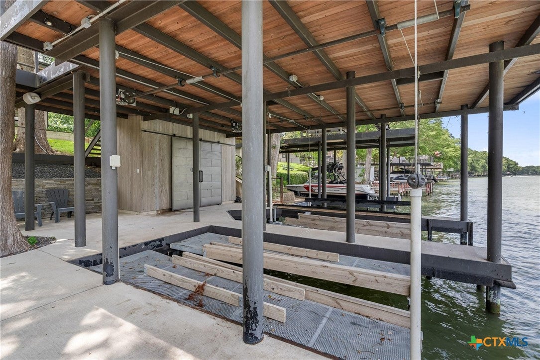 2529 Terminal Loop Road