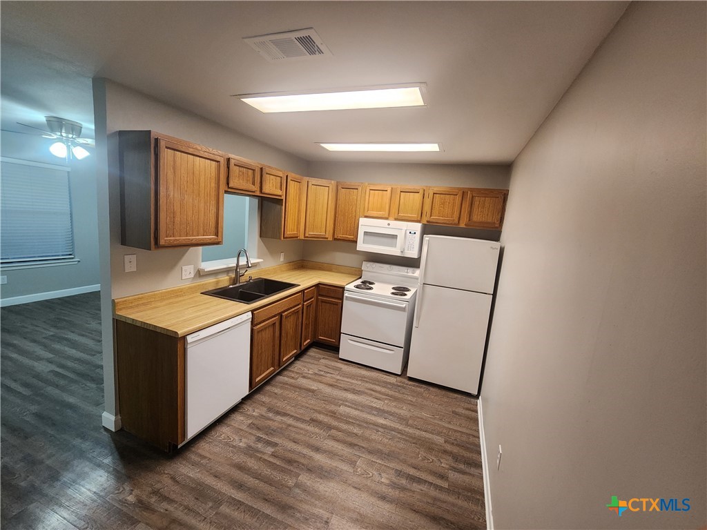 San Marcos, Texas 78666, United States, 2 Bedrooms Bedrooms, ,2 BathroomsBathrooms,Residential,Pending,49832