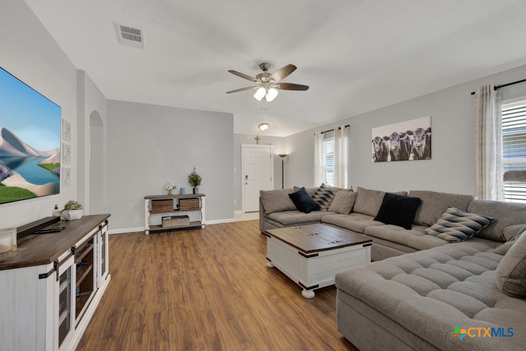 Photo of 1517 Gateshead Drive, Seguin, TX 78155 (MLS # 608956)