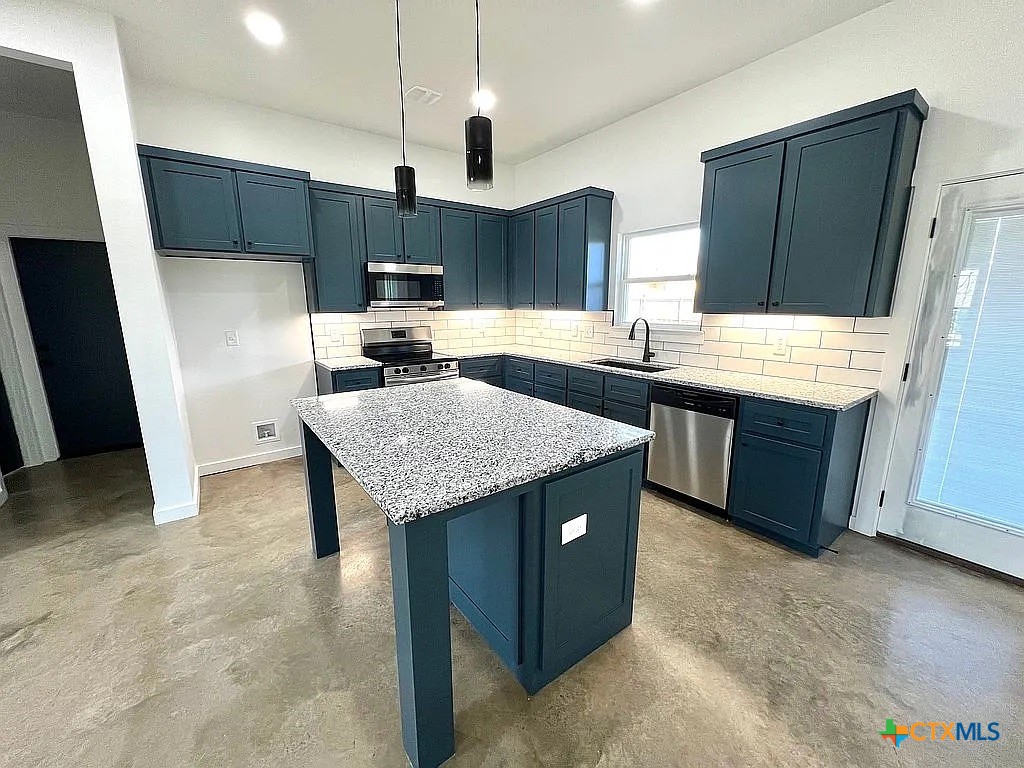 1205 Westview Drive