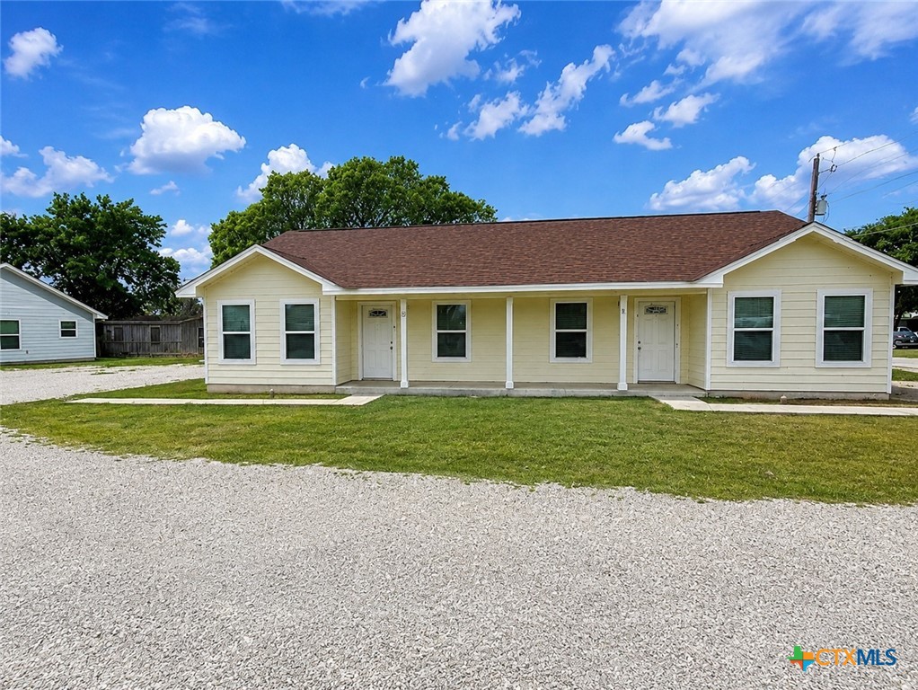 Photo 1 of 11 — 661 W Austin Street Q, Luling, TX 78648