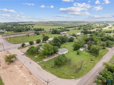 Photo of 9 S Milam Street, Rogers, TX 76569 (MLS # 605779)