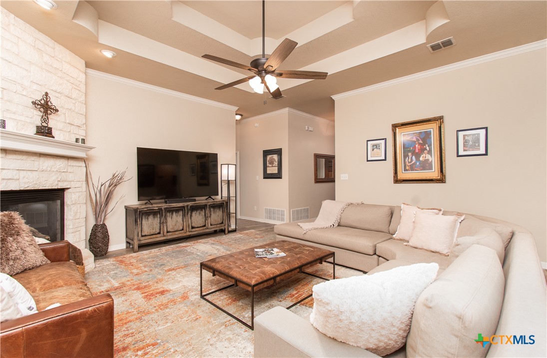 4010 Creekview Trail